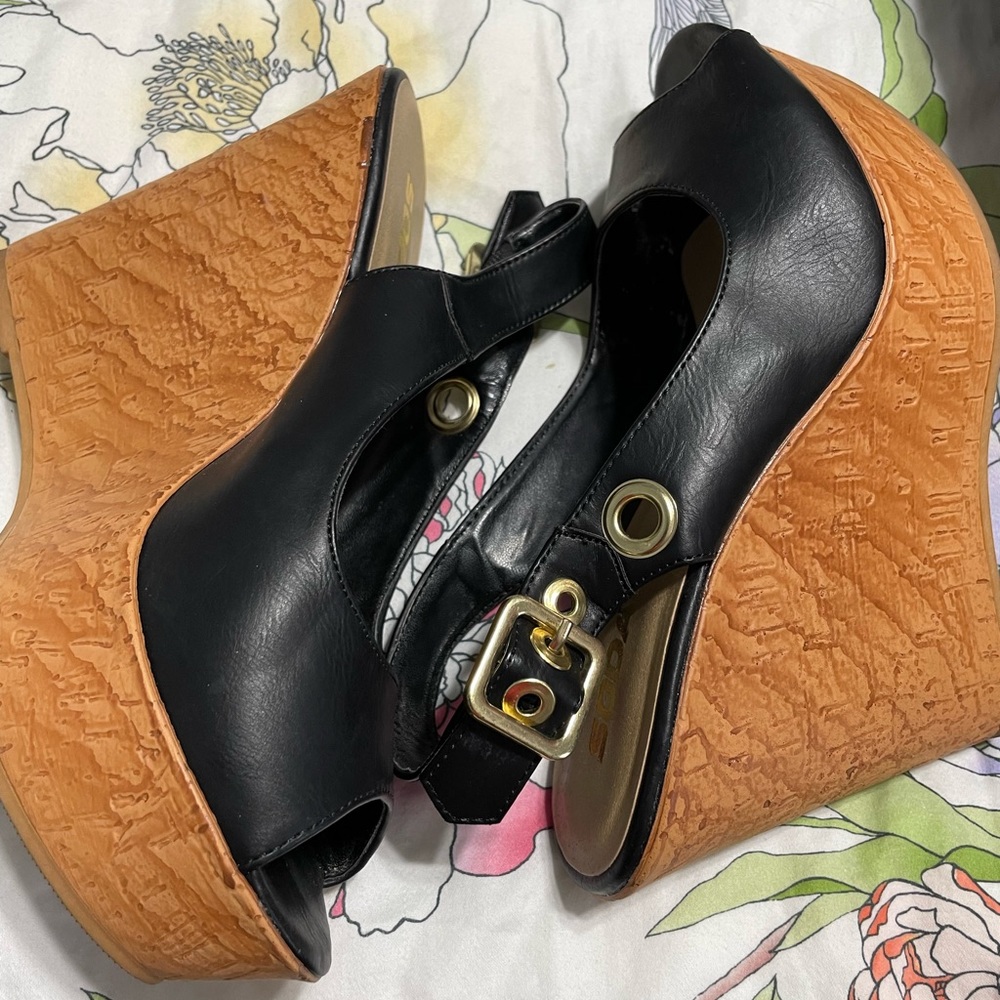 Wedge sandals size 9